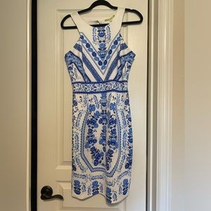 Gianni Bini white and blue pattern dress